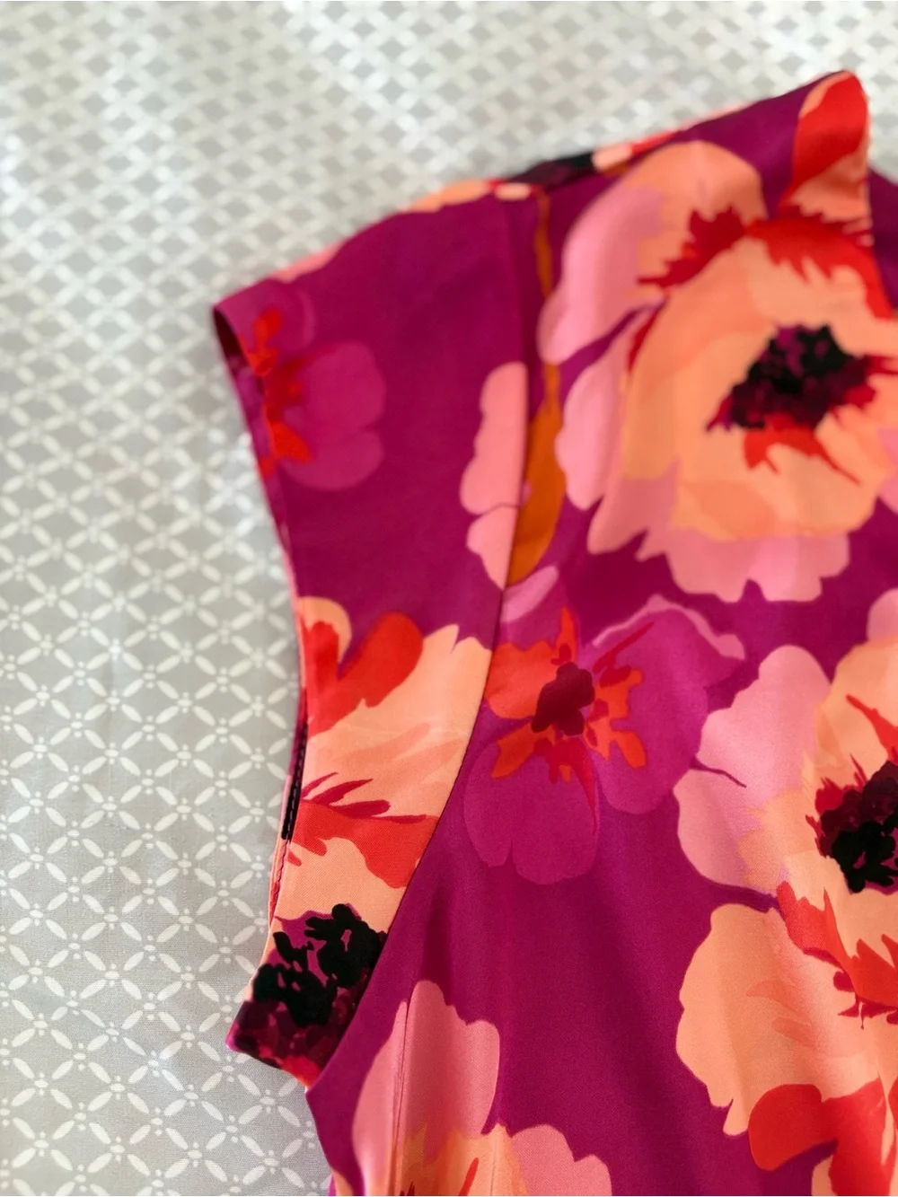 New Medium DR2 Orange Pink Floral Satin Tie Front Top